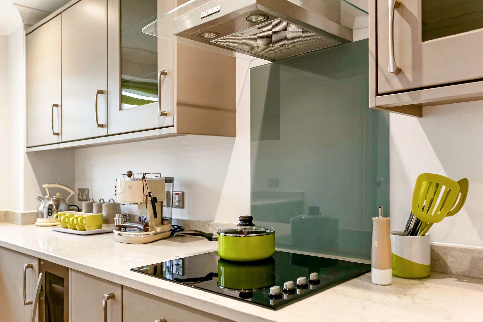 Fully fitted kitchens with integrated NEFF appliances